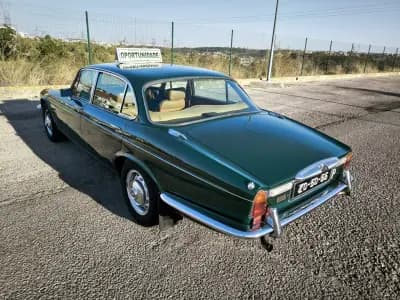 Sell Jaguar XJ6 1976 - 24950 EUR, 47777 km - AUTO.MOTO.pt