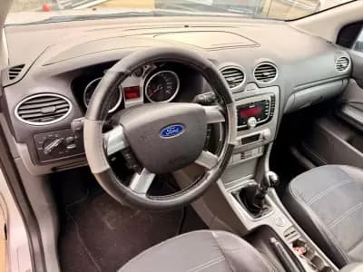 Vendo Ford Focus SW 2010 - 7990 EUR, 256850 km - AUTO.MOTO.pt