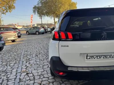 Vendo Peugeot 5008 2018 - 20500 EUR, 137000 km - AUTO.MOTO.pt