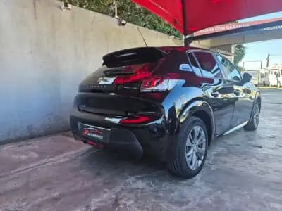 Sell Peugeot e-208 2023 - 18750 EUR, 25000 km - AUTO.MOTO.pt