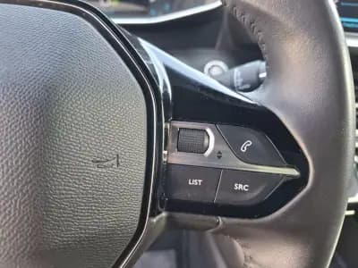 Vendo Peugeot 208 2021 - 16499 EUR, 82000 km - AUTO.MOTO.pt