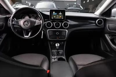 Vendo Mercedes-Benz CLA 180 2015 - 15900 EUR, 242000 km - AUTO.MOTO.pt