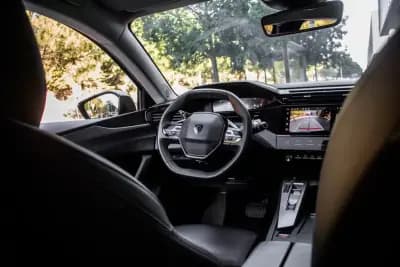 Vendo Peugeot 308 SW 2023 - 23790 EUR, 59725 km - AUTO.MOTO.pt