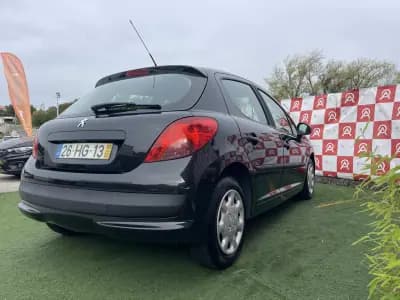 Vendo Peugeot 207 2009 - 5990 EUR, 180168 km - AUTO.MOTO.pt
