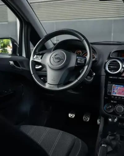 Vendo Opel Corsa 2014 - 8990 EUR, 139000 km - AUTO.MOTO.pt