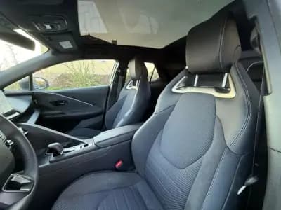 Vendo Toyota C-HR 2023 - 33750 EUR, 30087 km - AUTO.MOTO.pt