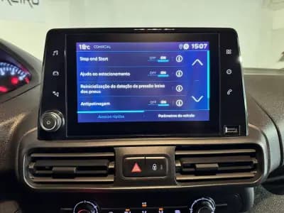 Vendo Peugeot Partner 2023 - 17750 EUR, 80117 km - AUTO.MOTO.pt