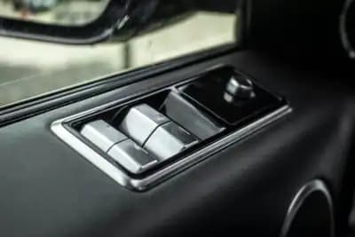 Vendo Land Rover Range Rover Sport 2018 - 41990 EUR, 170206 km - AUTO.MOTO.pt