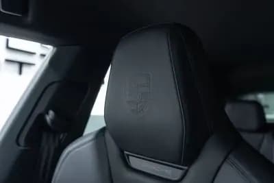 Vendo Porsche Macan 2025 - 88950 EUR, 14000 km - AUTO.MOTO.pt