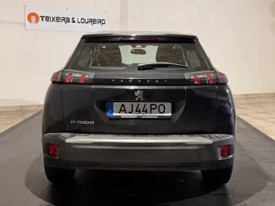 Vendo Peugeot e-2008 2021 - 19900 EUR, 40000 km - AUTO.MOTO.pt