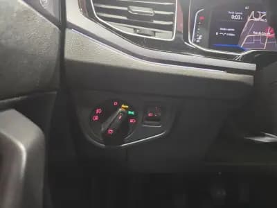 Vendo Volkswagen Polo 2018 - 16480 EUR, 138507 km - AUTO.MOTO.pt