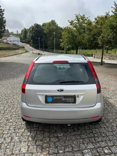 Vendo Ford Fiesta 2005 - 4990 EUR, 204000 km - AUTO.MOTO.pt