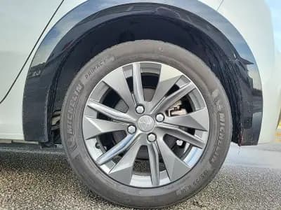 Sell Peugeot e-208 2021 - 17700 EUR, 22007 km - AUTO.MOTO.pt