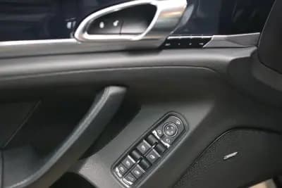 Vendo Porsche Panamera 2016 - 53900 EUR, 92706 km - AUTO.MOTO.pt