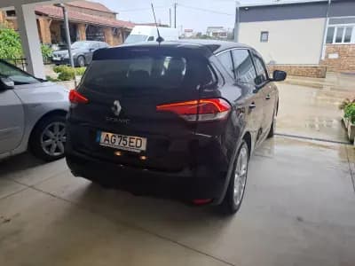 Sell Renault Scénic 2017 - 9980 EUR, 262136 km - AUTO.MOTO.pt