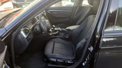 Vendo BMW 320 2018 - 21500 EUR, 131572 km - AUTO.MOTO.pt