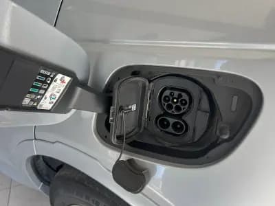 Vendo Land Rover Discovery Sport 2021 - 36600 EUR, 57413 km - AUTO.MOTO.pt