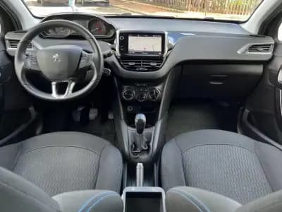 Sell Peugeot 208 2019 - 10450 EUR, 84000 km - AUTO.MOTO.pt