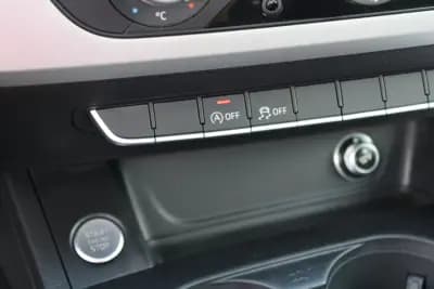 Vendo Audi A4 2019 - 19990 EUR, 168000 km - AUTO.MOTO.pt