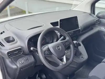 Sell Opel Combo 2019 - 13450 EUR, 150000 km - AUTO.MOTO.pt