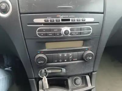 Vendo Renault Laguna 2007 - 3500 EUR, 230000 km - AUTO.MOTO.pt