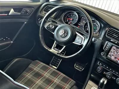 Sell Volkswagen Golf 2015 - 24990 EUR, 162000 km - AUTO.MOTO.pt