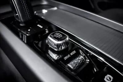 Sell Volvo XC 60 2020 - 36990 EUR, 82194 km - AUTO.MOTO.pt