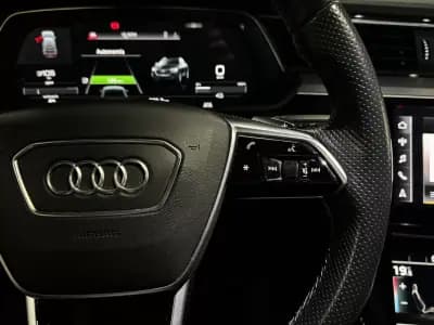 Vendo Audi e-tron Sportback 2022 - 39990 EUR, 95200 km - AUTO.MOTO.pt