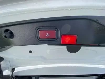 Vendo Mercedes-Benz C 220 2018 - 38900 EUR, 76254 km - AUTO.MOTO.pt