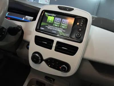 Vendo Renault Zoe 2019 - 9990 EUR, 150000 km - AUTO.MOTO.pt