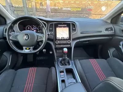 Sell Renault Mégane Sport Tourer 2021 - 21000 EUR, 62000 km - AUTO.MOTO.pt