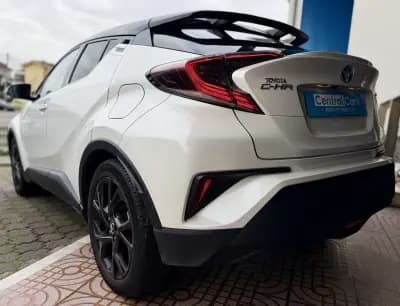 Vendo Toyota C-HR 2019 - 23950 EUR, 84000 km - AUTO.MOTO.pt