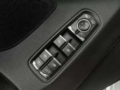 Sell Porsche Panamera 2015 - 43490 EUR, 112611 km - AUTO.MOTO.pt