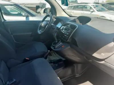 Vendo Renault Kangoo 2018 - 10900 EUR, 173000 km - AUTO.MOTO.pt