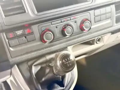 Sell Volkswagen Transporter 2018 - 18900 EUR, 174120 km - AUTO.MOTO.pt