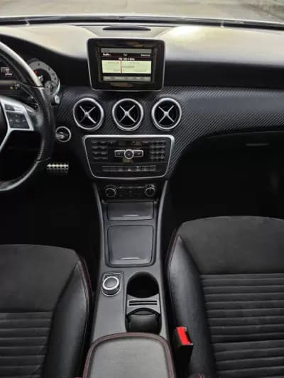 Vendo Mercedes-Benz A 180 2015 - 17990 EUR, 137000 km - AUTO.MOTO.pt