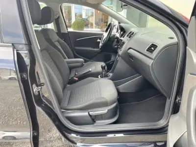 Vendo Volkswagen Polo 2015 - 8750 EUR, 140000 km - AUTO.MOTO.pt