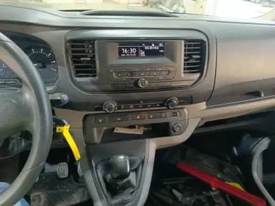 Vendo Peugeot Expert 2019 - 11900 EUR, 218459 km - AUTO.MOTO.pt