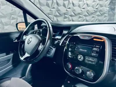 Sell Renault Captur 2016 - 11990 EUR, 114588 km - AUTO.MOTO.pt