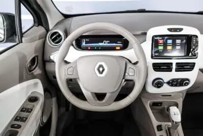 Vendo Renault Zoe 2017 - 15000 EUR, 45000 km - AUTO.MOTO.pt