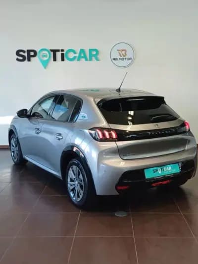 Vendo Peugeot 208 2023 - 27000 EUR, 24150 km - AUTO.MOTO.pt