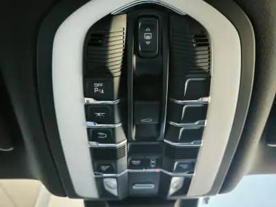 Vendo Porsche Macan 2014 - 42950 EUR, 177239 km - AUTO.MOTO.pt