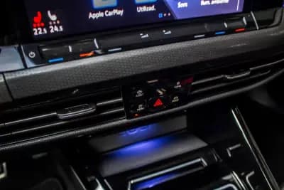 Vendo Volkswagen Golf 2022 - 34990 EUR, 72017 km - AUTO.MOTO.pt