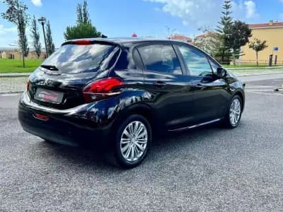 Sell Peugeot 208 2019 - 10450 EUR, 84000 km - AUTO.MOTO.pt
