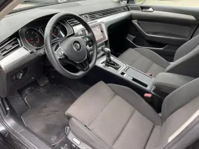 Vendo Volkswagen Passat Variant 2018 - 19990 EUR, 177800 km - AUTO.MOTO.pt