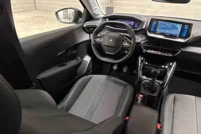 Vendo Peugeot 208 2022 - 14950 EUR, 40711 km - AUTO.MOTO.pt