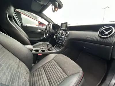 Vendo Mercedes-Benz A 180 2015 - 16990 EUR, 179000 km - AUTO.MOTO.pt