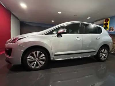 Vendo Peugeot 3008 2014 - 10950 EUR, 233000 km - AUTO.MOTO.pt