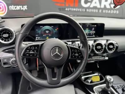 Vendo Mercedes-Benz A 180 2020 - 23900 EUR, 96785 km - AUTO.MOTO.pt