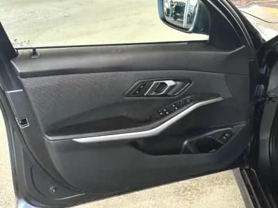 Sell BMW 318 2021 - 23900 EUR, 180484 km - AUTO.MOTO.pt